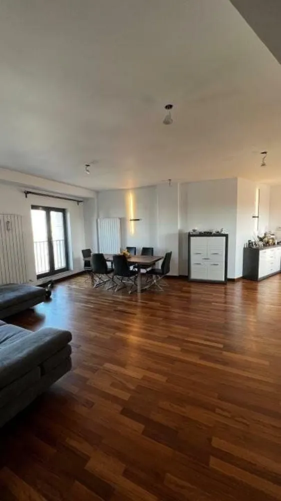 4 camere Bd Ferdinand 136 mp, 3 grupuri sanitare, 2 terase, - Apartament 4 camere, 3 grupuri sanitare, 2 terase, 1 camera dressing, 1 oficiu depozitare, paza 24/7, 4 lifturi, tamplarie din aluminiu Reynaers, parchet masiv stejar, usi Pinum, soare la rasarit si apus, aer conditionat prin tubulatura, liber imediat, zona Foisorul de Foc, Bd Ferdinand, Pache Protopopescu, 136 mp utili,