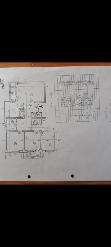 Apartament 4 camere - Vind apartament 4 camere zona Dristor sector 3 
bdu Râmnicu sărat fix in sos principala .
2 balcoane
2 bai 
Apartament gol/ liber
Acte la zi
Deci vă puteți muta a doua zi !
Renovat complet 
Curat spațios.
Mobila de bucătărie rămâne la fel și Ac .
Uși schimbate
Gresie faianță 
Termopane 

Bloc anvelopat inclusiv terasa .
Vedere pe două parti

Distante reale mers pe jos!

Metrou Dristor 10 min 
La fel alte mijloace de transport .

Piața bobocica .
Auchan/ bănci / parcullete

Școala și grădinița la 5 min

In fata blocului 

Mega image
Lidal la 5 min
Kaufland Mihai Bravu la 10 min la fel și Kaufland fizicienilor .

Farmacii / parcuri /

Acces la locuința din mai multe locuri