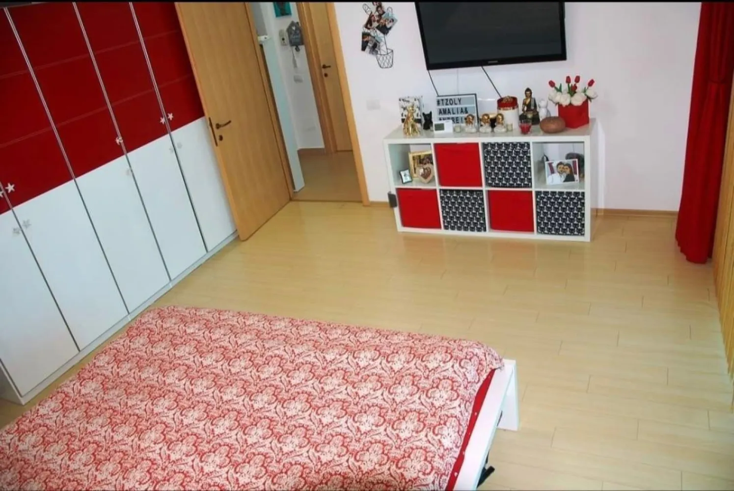 Mamaia Sat- Garsoniera lângă plaja. - Mamaia Sat- Garsoniera mobilata și utilata modern.Suprafata 41 mp , lângă plaja.Se accepta și plata în rate.