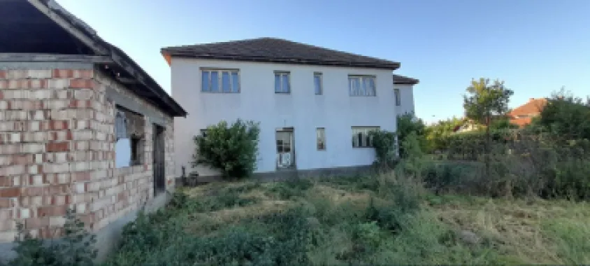 Casa de vanzare
