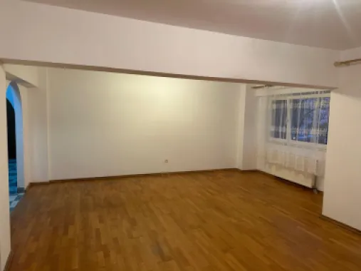 BRASADAS vinde ap cu 4 cam RENOVAT, 106mp, etaj 1 în zona SOARELUI.
