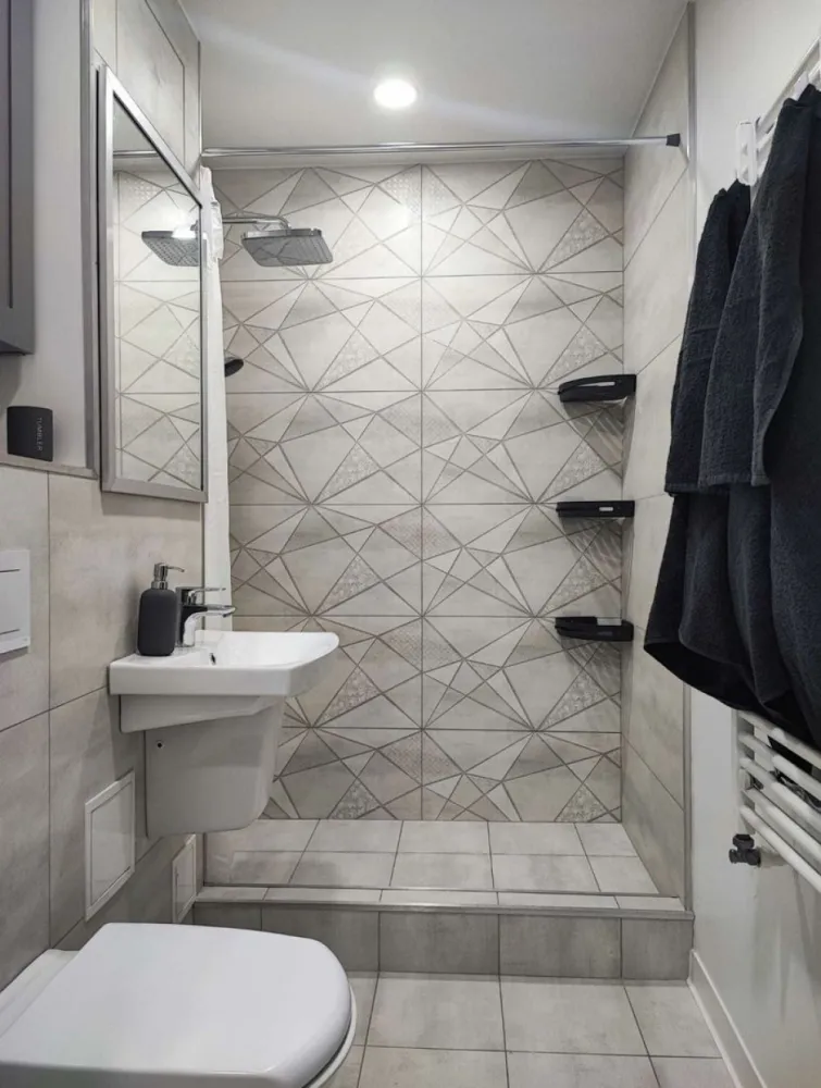 Studio zona Dacia Bd Tomis - Direct proprietar,va propunem spre cumparare un studio spatios,situat pe b-dul Tomis,zona Dacia-biserica alba.
Dotari si finisaje de lux:-geamuri termopan cu eficienta energetica ridicata si izolare fonica
-rulouri electrice
-conexiune fibra optica si internet
-centrala termica pe gaz
-aer conditionat
Mobilat si utilat asa cum este prezentat in poze,tot mobilierul si electrocasnicele fiind noi.
Proprietar,se vinde fara comision!
Pentru mai multe informatii si pentru a programa o vizionare ,va rugam sa ne contactati telefonic.