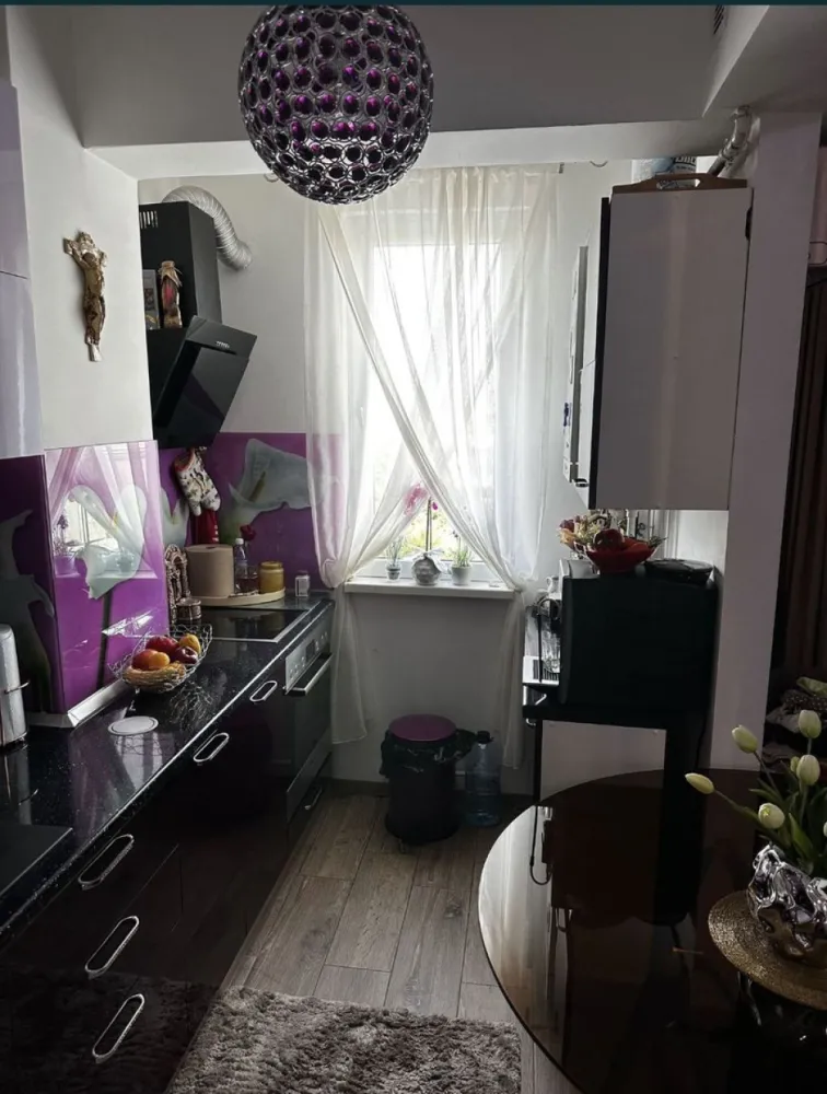Apart 2 camere, bloc niu, cartier Tomis plus - Se vinde apartament cu 2 camere mobilat,aer condiționat,rulouri ext.electrice,bloc nou in cartier Tomis plus,loc de parcare inclus relații la tel 0769984204