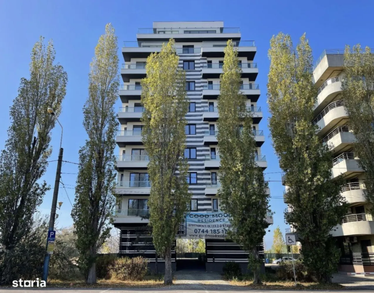 Ap Premium la cheie in bloc nou, Mamaia Statiune Constanta - DIRECT PROPRIETAR...FARA COMISION...FARA TVA! 0️⃣7️⃣2️⃣2️⃣4️⃣4️⃣4️⃣6️⃣6️⃣6️⃣ Vând Apartament Premium in blocul GOOD MOOD RESICENCE in Statiunea Mamaia LA CHEIE / LIBER / ACTE GATA DE VANZARE ! Adresa exacta:BULEVARDUL MAMAIA nr.455 CONSTANTA Vis a vis de Hotel Olt,club Scandinavia,hotel Rex Apartament Semidecomandat 2 camere la etaj 4 50mp utili/60mp construiti cu 2 balcoane vedere spre mare si lac Se vinde amenajat si mobilat/utilat LUX la cheie,Totul nou! (POZE REALE din Apartament...NU din reviste sau caracter orientativ) Bucatarie MDF si sticla pe comanda cu centrala si frigider incastrate! Perete sufragerie piatra naturala ONIX Perete Dormitor Stejar soma cu dressing ascuns Baie cu geam... Contorizare separata si centrala Gaz (contracte individuale persoana fizica la curent,gaz si digi) Lift,acces securizat si supraveghere video BLOC NOU racordat la toate utilitatile orasului Constanta PRET 119.000 EURO NEGOCIABILACCEPT CREDIT SAU PRIMA CASA ! Mai multe detalii si poze telefonic sau whatsapp