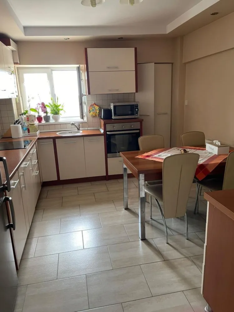 BRASADAS vinde ap 4 cam etajul 4/8 pe Blaga.