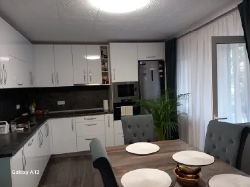 BRASADAS vinde apt. 2 cam RENOVAT 78mp utili etajul 1 în Micro 17.