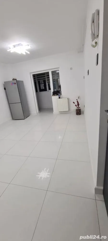 Spatiu de închiriat Bulevardul Constantin Brâncoveanu - Spatiu de închiriat la parter linga metrou. Este un apartament de 3 camere decomandat 2 bai cu centrala proprie are 82 mp utili renovat recent prima închiriere cu contract la ANAF pe termen foarte lung.1+1 chirie este de 1100 
Laura