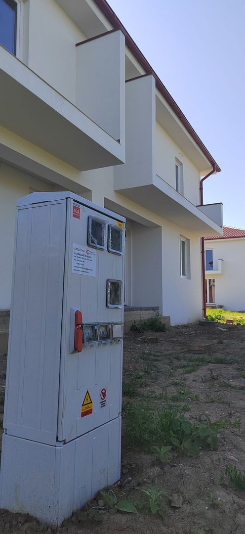 Casă nouă de vânzare