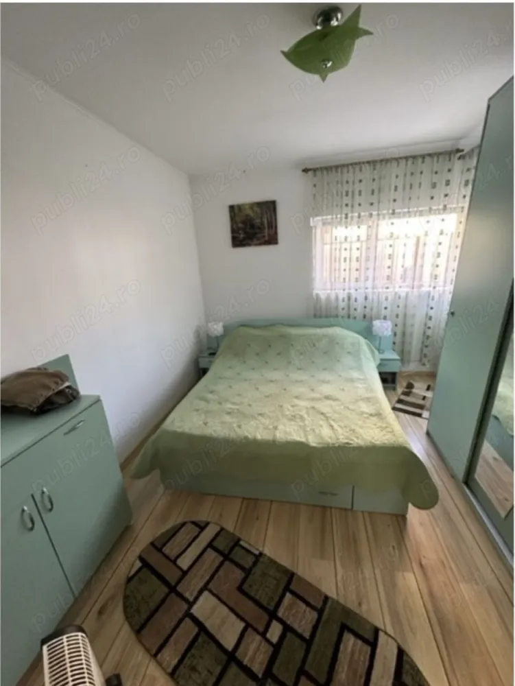 Ag BRASADAS vinde casa 3 cam curte superba Vatra luminoasa. - Agenția BRASADAS vinde casa in Vatra Luminoasa cu 3 camere, amprenta de 76mp si suprafata utila de 54mp.

Dispune de o curte mare, superb amenajata cu o suprafață de 115 mp. 

Casa este compusă din două dormitoare, living, bucătărie închisă și un grup sanitar. 

Imobilul se vinde complet utilat și mobilat.