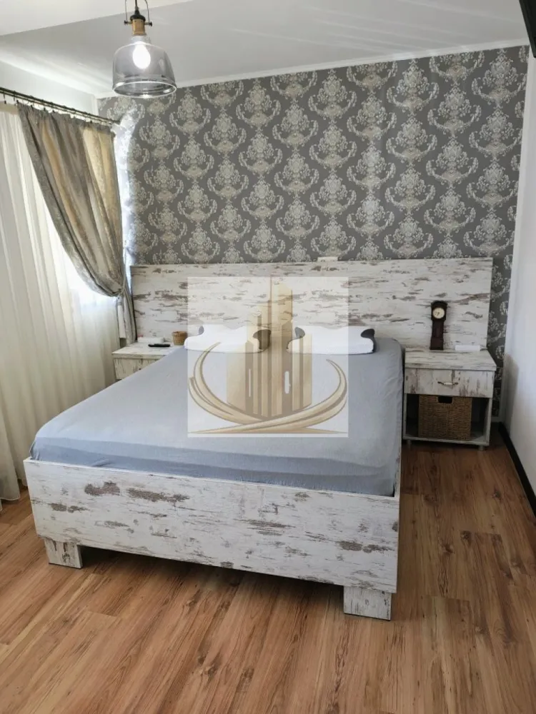 🏡Grand Mobilis- Ap Lux 2 camere Lipovei - Grand Mobilis Imobiliare vă propune spre închiriere un apartament de lux, cu finisaje ultramoderne, situat în zona Lipovei.

Apartamentul este amplasat la parterul unei vile, într-un cartier exclusiv de case, oferind liniște, confort și intimitate.

🏡 Compartimentare:

* 2 camere spațioase
* Bucătărie complet utilată
* Baie modernă
* Terasă generoasă, ideală pentru momente de relaxare

✨ Imobilul este complet mobilat și utilat, dotat cu toate utilitățile necesare pentru un stil de viață modern.

📍 Localizare excelentă, în proximitatea centrelor comerciale precum Kaufland, MediaGalaxy, Mega Image și Lidl.

💶 Preț: 400 euro/lună

📲 Pentru mai multe informații și programarea unei vizionări, vă stăm la dispoziție!