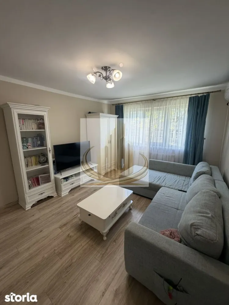 Apartament 3 camere | Zona Dacia | Etaj 2/4 | Confort & Locație Premiu - Descoperă un apartament primitor, situat în inima zonei Dacia din Timișoara – o locație apreciată pentru accesibilitate, liniște și proximitatea față de toate facilitățile urbane esențiale.

Poziționat la etajul 2 din 4, acest apartament oferă un echilibru ideal între intimitate și confort zilnic, fiind potrivit atât pentru locuit, cât și pentru investiție sigură.

Detalii proprietate:

Suprafață utilă: ~50 mp + lojă
Compartimentare eficientă
Living luminos + 2 dormitoare
Bucătărie separată
Baie

Dotări & avantaje:

Centrală termică proprie – control optim al costurilor
Aer condiționat – confort pe tot parcursul anului
Se vinde mobilat și utilat – pregătit pentru mutare imediată
Finisaje îngrijite, ambient plăcut
Lojă – spațiu suplimentar pentru relaxare

Localizare excelentă:

Acces rapid către mijloace de transport
Aproape de școli, magazine, farmacii
Zonă liniștită, ideală pentru familii

O proprietate care îmbină funcționalitatea cu avantajele unei zone consacrate, oferind un stil de viață confortabil și accesibil.

ID intern CP3068129