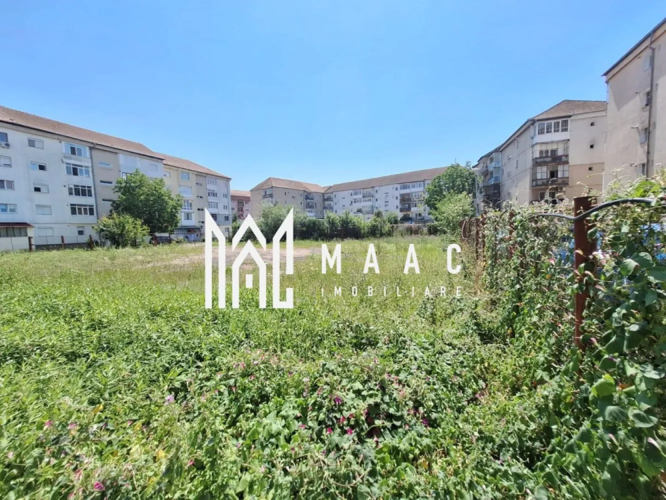 Spatiu comercial/birouri | Zona Centrala | Teren 700 mp - MAAC Imobiliare va propune spre vanzare o proprietate cu un potențial excepțional de dezvoltare – Locație centrală premium! Oportunitate rară pentru dezvoltatori, investitori sau antreprenori în căutarea unui spațiu generos și versatil, situat într-o zonă urbană strategică, cu vizibilitate și accesibilitate excelente. Caracteristici principale: Suprafață construită generoasă: Parter: 508 mp Etaj: 130 mp Posibilitate de extindere pe verticală pe întreaga amprentă la sol Teren liber aferent: 700 mp Ideal pentru: extindere, amenajare parcare, spații verzi sau zone funcționale adiacente Structură solidă Construcție robustă (fostă centrală termică) – perfectă pentru reconversii multiple Destinații posibile (conform potențialului urbanistic): Centru medical sau clinică privată Spațiu comercial / retail Sediu de birouri / coworking Centru educațional sau showroom Alte proiecte publice sau private – conform nevoilor investitorului Avantaje locație: Poziție centrală Acces direct la: Artere rutiere majore Mijloace de transport în comun Toate utilitățile și infrastructura urbană necesară Ideal pentru investitori care caută: Spațiu cu valoare adăugată și flexibilitate în reconversie Poziționare centrală cu potențial de creștere accelerată Proiecte imobiliare, comerciale sau instituționale Pentru mai multe informatii va rugam sa ne contactati specificand ID: CP2524064 }}