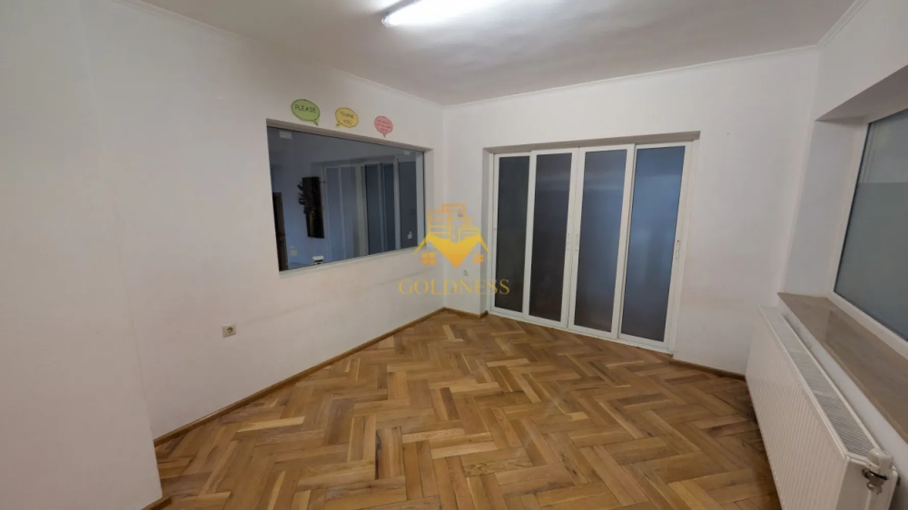 Casa/Spatiu de birou,Andrei Muresanu, 9 Camere,10 Parcari,Curte 2000mp - GOLDNESS Imobiliare vă propune spre închiriere o vilă spațioasă cu o suprafață utilă de 500 mp, situată în cartierul Andrei Mureșanu, ideală pentru sediu de firmă, birouri sau clinică.
Vila dispune de 10 locuri de parcare, garaj, teren de 2000 mp, 3 băi, 1 balcon și 2 terase!
Interior:
 * Demisol: 1 cameră, spațiu tehnic și 1 anexă.
 * Parter: Hol, 3 camere, terasă, bucătărie, debara și baie.
 * Etaj: Hol, 3 camere, baie și balcon.
 * Mansardă: 2 camere, terasă și baie.
Total camere: 9
Exterior:
 * Teren de 2000 mp.
 * 10 locuri de parcare.
Dotări:
 * Centrală proprie
Dacă sunteți interesați de această vilă și doriți să o vizionați, dar și pentru alte oferte nu ezitați să ne contactați telefonic sau prin e-mail. Vă stăm la dispoziție!
Pentru intermediere se percepe un comision de 50% din prețul chiriei!