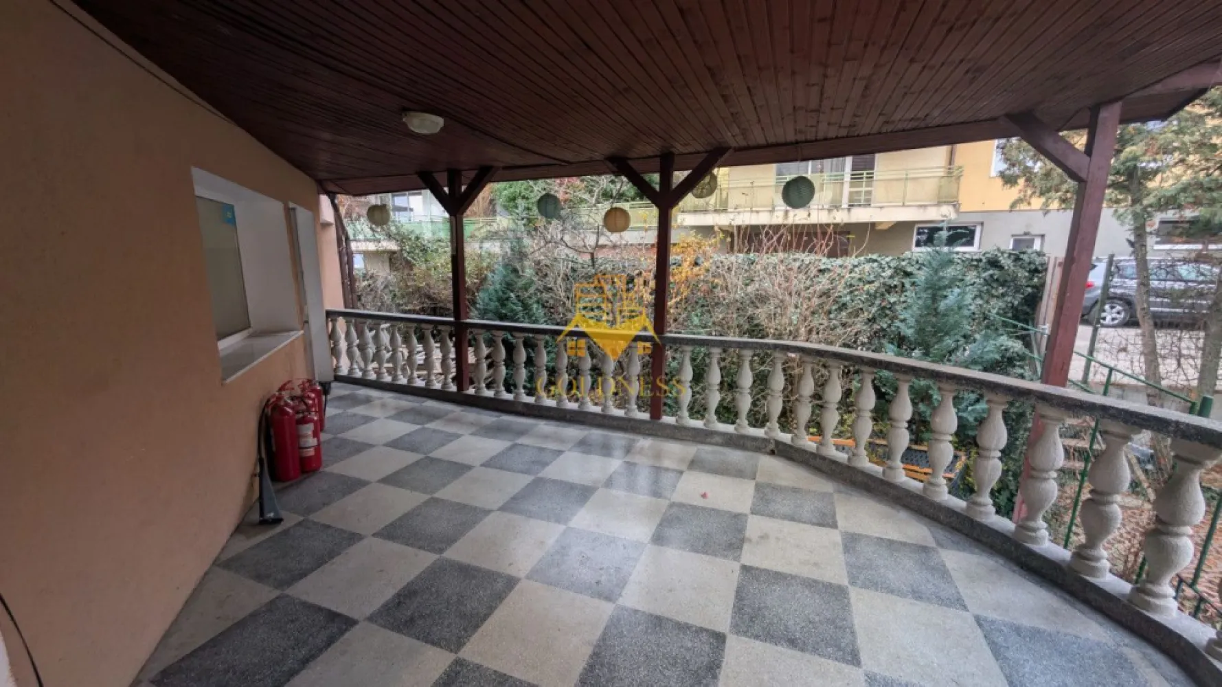 Casa/Spatiu de birou,Andrei Muresanu, 9 Camere,10 Parcari,Curte 2000mp