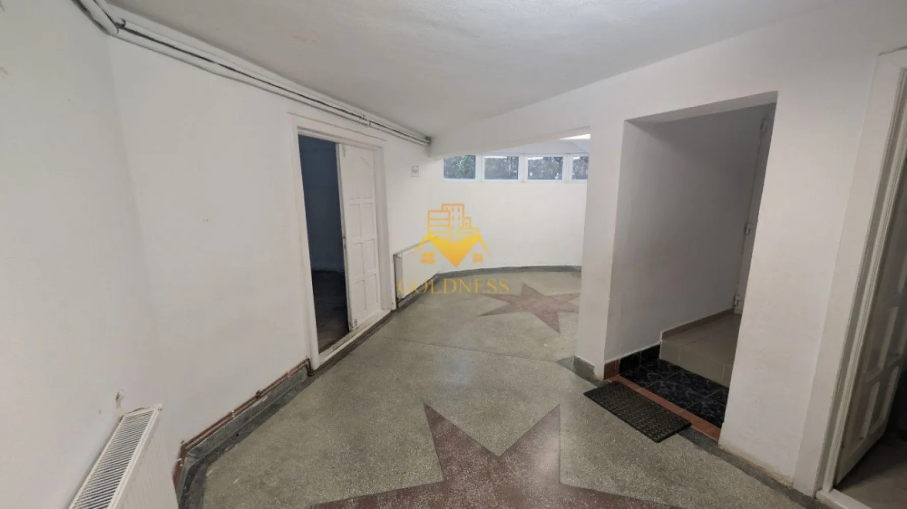 Casa/Spatiu de birou,Andrei Muresanu, 9 Camere,10 Parcari,Curte 2000mp