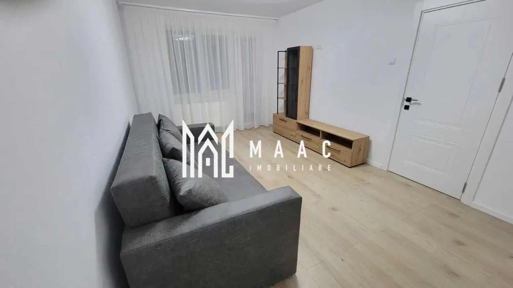 Apartameent 2 camere | Etaj 1 | Balcon Inchis | Mihai Viteazu - MAAC Imobiliare vă propune spre închiriere un apartament cu 2 camere, situat în zona Mihai Viteazu , la etajul 1 din 9, într-un bloc îngrijit.

Locuința are o suprafață de 60 mp și a fost recent modernizată.

Compartimentare:
Living spațios
Dormitor
Bucătărie separată
Baie modernă
Dotări și beneficii:
Complet mobilat modern
Bucătărie complet utilată cu electrocasnice noi:
frigider mare
mașină de spălat vase
cuptor electric
plită
hotă
Centrală termică proprie
Mașină de spălat rufe
Baie modernă cu duș walk-in
Bloc îngrijit
Etaj 1 – acces facil

Pentru mai multe detalii sau programarea unei vizionări, nu ezitați să ne contactați specificand ID: CP3061392
