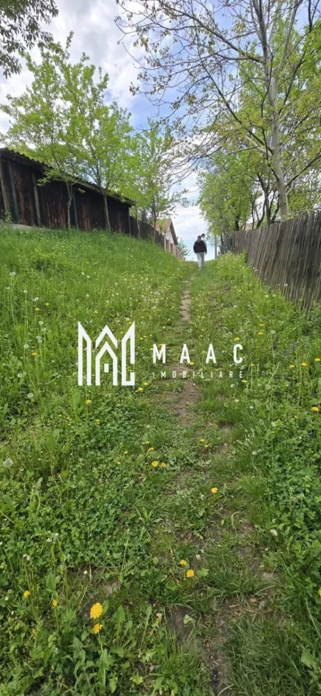 Teren de VANZARE|JIBLEA VECHE|11.000 EURO - MAAC Imobiliare vă propune spre vânzare un teren cu suprafața de 1600 mp, situat în localitatea Jiblea Veche, județul Vâlcea, într-o zonă liniștită și în plină dezvoltare, foarte aproape de stațiunea Călimănești. Amplasarea oferă acces facil din strada Nicolae Bălcescu, fiind o oportunitate potrivită atât pentru investiție, cât și pentru dezvoltarea unor construcții de tip rezidențial.

Terenul se află la limita intravilanului, ceea ce permite construirea de căsuțe tip A, fiind ideal pentru proiecte turistice sau de vacanță, având în vedere proximitatea față de zona balneară Călimănești.

suprafață teren: 1600 mp
acces direct din strada Nicolae Bălcescu
poziționare la limita intravilanului
posibilitate construcție căsuțe tip A
zonă apropiată de stațiunea Călimănești

Prețul de vânzare este de 11000 EUR, ușor negociabil.

Pentru mai multe informații, vă rugăm să menționați la telefon CP3051868.
