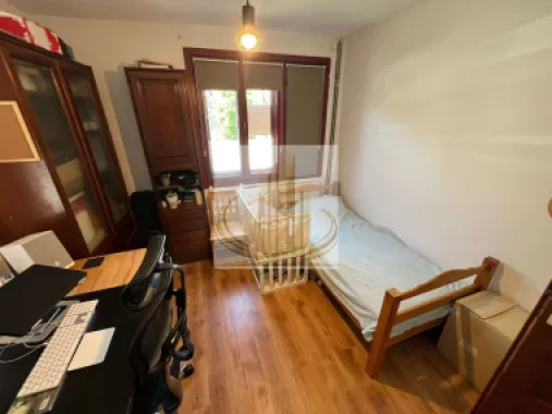 Casă spațioasă cu 2 apartamente, acces din 2 străzi – zona Lipovei