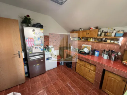 Casă spațioasă cu 2 apartamente, acces din 2 străzi – zona Lipovei