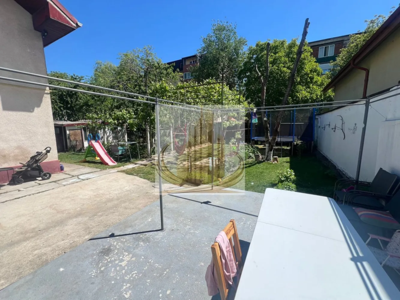 Casă spațioasă cu 2 apartamente, acces din 2 străzi – zona Lipovei