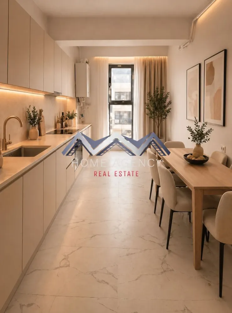 Apartament – Otopeni central | Direct Dzvoltator Comision 0 | - Vă propunem, spre vânzare, un apartament modern de 2 camere, situat într-un imobil nou (D+P+3) aflat chiar în centrul orașului Otopeni, la maxim 15 minute de mers pe jos de DN1 și viitoarea stație de metrou. Este alegerea ideală dacă îți dorești un cămin confortabil, eficient energetic și cu acces rapid la toate punctele de interes sau dacă vrei o investiție sigură pentru închiriere pe termen lung ori regim hotelier (Airbnb, Booking).

Apartamentul este amplasat într-o zonă centrală, dar liniștită, la doar câteva minute de mers pe jos toate facilitățile de care ai nevoie: restaurante, supermarketuri, bănci, piață, farmacii, transport public etc. Accesul către DN1, Aeroportul Henri Coandă, Centură și viitoarea stație de metrou se face rapid și ușor, ceea ce transformă această locație într-una extrem de practică atât pentru locuit, cât și pentru investiție. În plus, zona se bucură de infrastructură modernizată și de un cadru rezidențial plăcut, cu vecinătăți selecte.

Imobilul se remarcă printr-o compartimentare practică și bine gândită, care asigură confort și funcționalitate în fiecare încăpere. Livingul este luminos și aerisit, cu acces direct spre balcon, ceea ce adaugă un plus de spațiu și luminozitate. Bucătăria este închisă, oferind intimitate și un spațiu separat pentru gătit, și, precum dormitorul, beneficiază de acces spre o terasă generoasă de 7.71 mp – un loc ideal pentru relaxare sau momente petrecute în aer liber. Baia este complet utilată și finisată cu obiecte sanitare moderne.

Confortul termic este asigurat de centrală proprie și de sistemul de încălzire prin pardoseală, care oferă un climat uniform și economic în întreaga locuință. Toate utilitățile sunt contorizate individual (apă, gaze, electricitate) și racordate la rețele publice de canalizare și infrastructură. 

Prețul afișat este final, include TVA și un loc de parcare subteran.

Comision 0. (Achizitie direct de la dezvoltator)

Apartamentul se vinde nemobilat, unele poze reprezintă sugestii de amenajare.

Programează acum o vizionare cu echipa de vânzări!