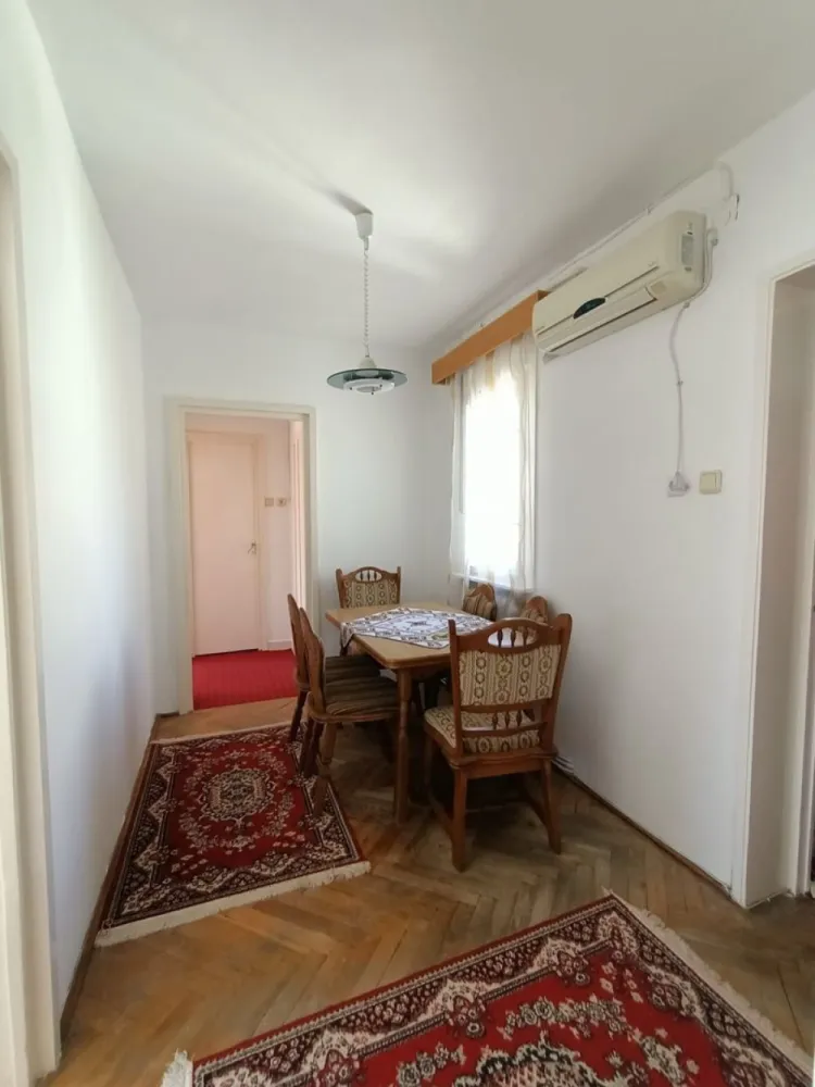 Ag EUROPA vinde ap 3 cam 65mp etaj 4 in zona CENTRALA. - Agentia EUROPA vinde apartament cu 3 camere in suprafata de 65mp la etajul 4 in zona CENTRALA.