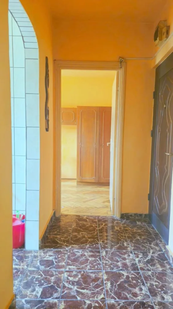 De vanzare apartament cu 3 camere Tiglina 1, 67.000 euro