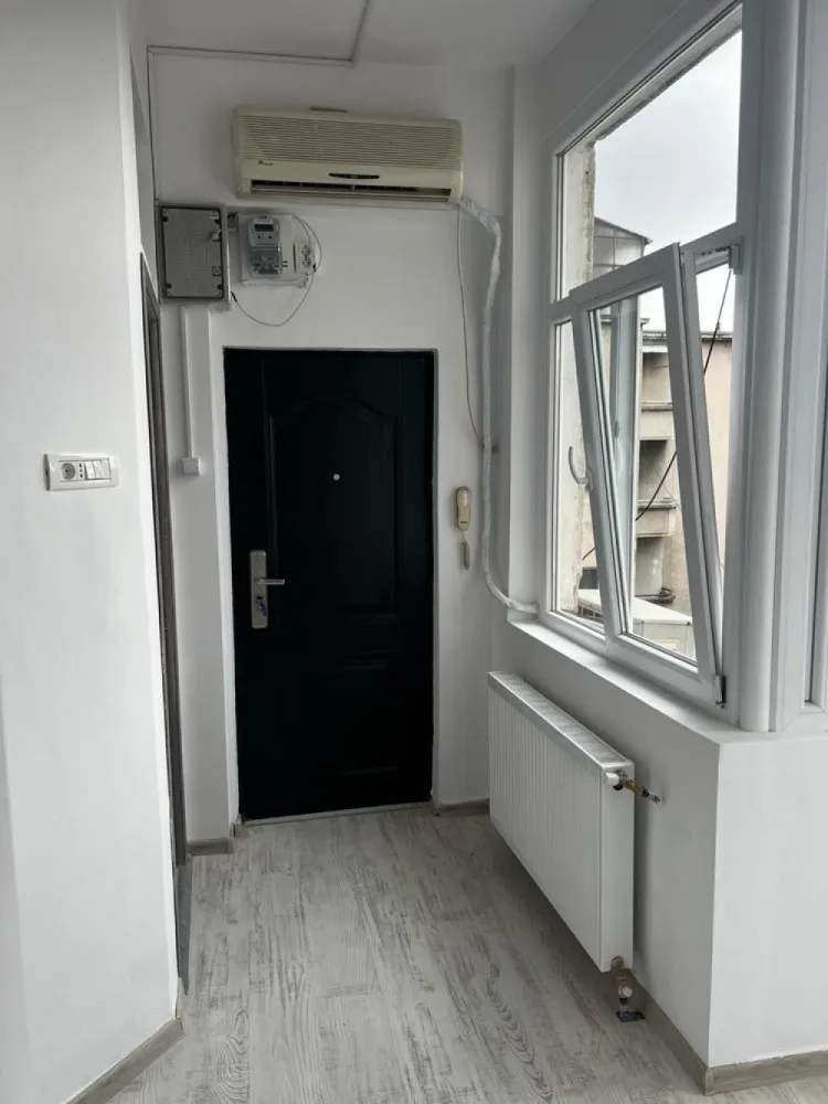Apartament 2 camere De inchiriat zona magheru piata romana - Propietar inchirier apartament 2 camere 40mp recent renovat total!!
Zona magheru piata romana stradal vis a vis de KFC romana si metrol Piata romana
et5 din 8
Pentru mai multe detalii vorbim la telefon