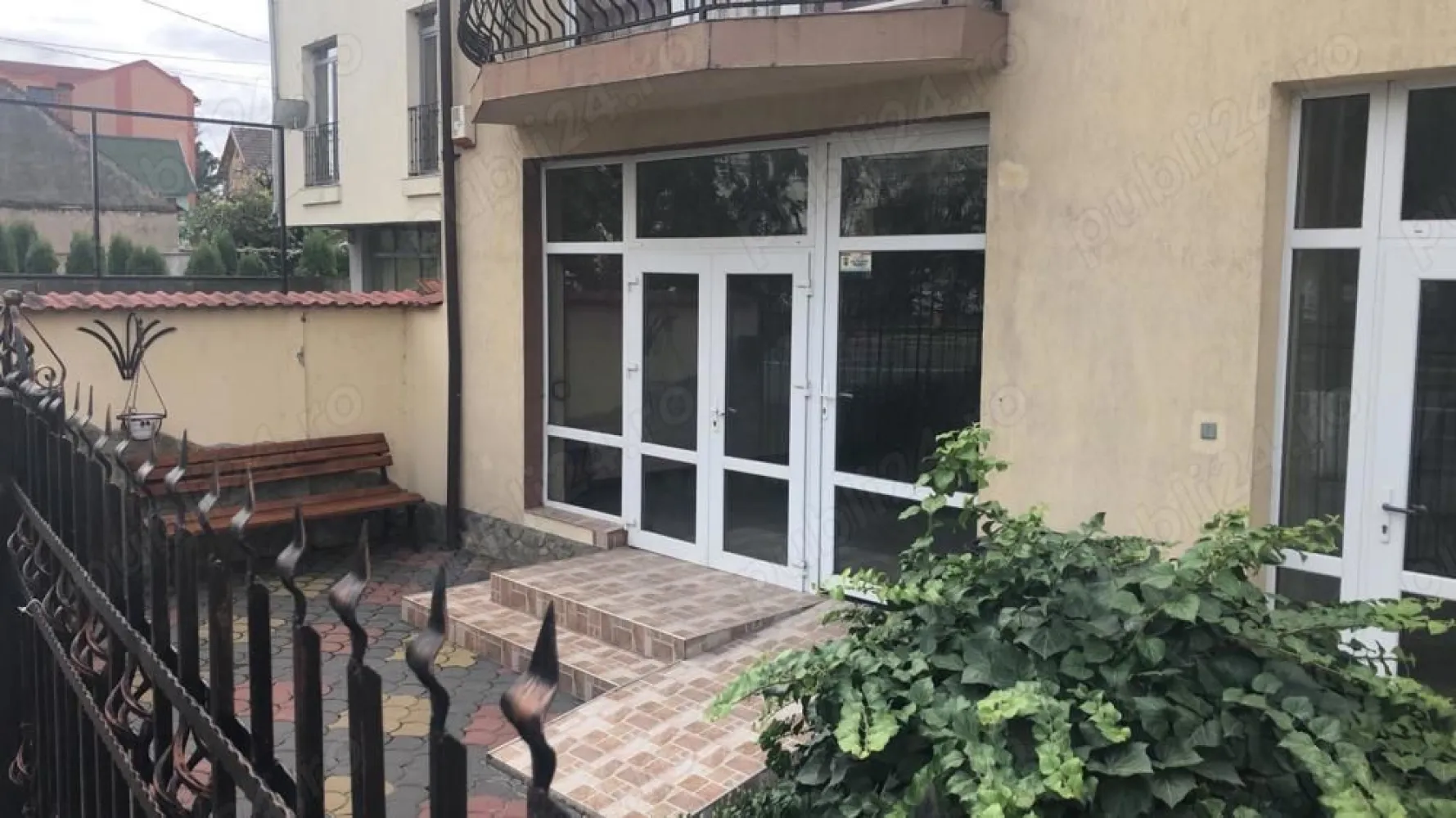BRASADAS vinde casa individuala Lucian Blaga. - Agenția imobiliara BRASADAS vinde 2 case în suprafață de 180 m, respectiv 120 m și 2 spații comerciale de 160 m, respectiv 105 m , teren 1300 m, pe Bld. Lucian Blaga.
Pentru mai multe oferte accesați www.brasadas.com.