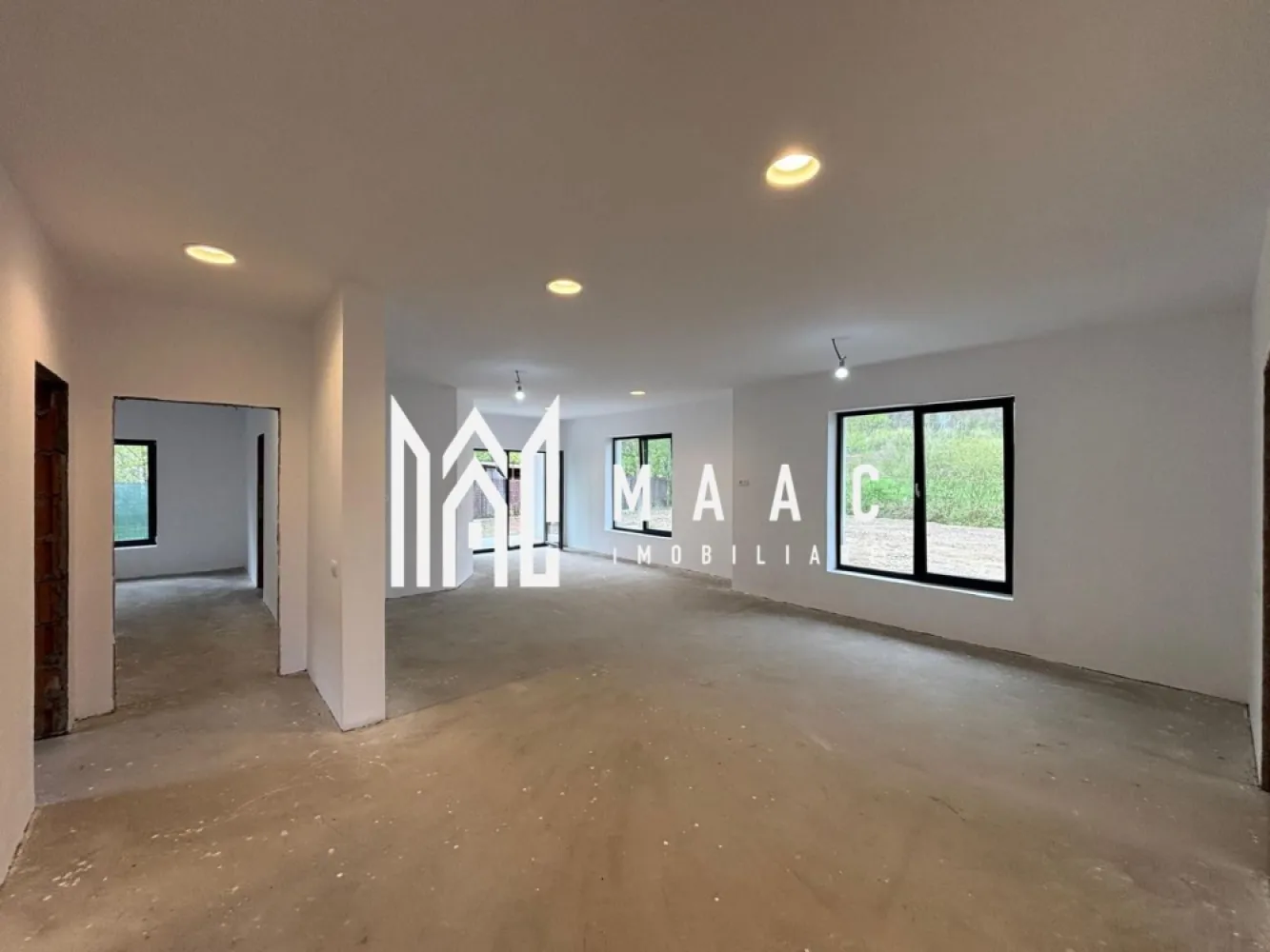 Black Friday Casă 4 camere I 140 mpu I Teren 820mp I Mediaș - 🔥 BLACK FRIDAY - Profită de cea mai bună perioadă din an pentru a deveni proprietar! Reducere de 3.000 euro - Pret vechi - 187.000 euro Pret promotional - 184.000 euro Dacă îți dorești o locuință bine construită, situată într-o zonă liniștită, înconjurată de natură, atunci această casă din Mediaș, zona Moșnei-Oraca, este alegerea perfectă! 🔹 Caracteristici principale: ✔ Suprafață teren: 820 mp ✔ Amprentă la sol: 175 mp ✔ Suprafață utilă: 145 mp ✔ Construită pe un singur nivel pentru confort maxim ✔ Acces facil pe o stradă de 8m lățime ✔ Înconjurată de verdeață și de pârâul Moșnei 🛏 Compartimentare inteligentă: ✔ 3 dormitoare spațioase ✔ 3 băi (una cu acces din exterior) ✔ 2 dressinguri generoase ✔ Living luminos, cu zonă de dining integrată ✔ Bucătărie închisă, separată ✔ Cămară pentru depozitare ✔ Cameră tehnică 💎 Dotări și finisaje: 🏠 Se vinde la stadiul de alb, cu finisaje complet finalizate 💡 Lămpi și aparataj electric modern 📹 Camere video pentru siguranță 🔥 Încălzire în pardoseală pentru un ambient plăcut 🪟 Tâmplărie Rehau cu 3 foi de sticlă, pentru izolare optimă 🧊 Tavan termoizolat cu spumă poliuretanică de 15cm cu celulă deschisă 🏗 Izolație exterioară cu polistiren de 10cm 📞 Nu rata această oportunitate! Contactează-ne pentru mai multe detalii și o vizionare, specificând ID CP2506196. }}