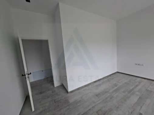Casa premium cu teren 815 mp terasa balcon si garaj zona Selimbar