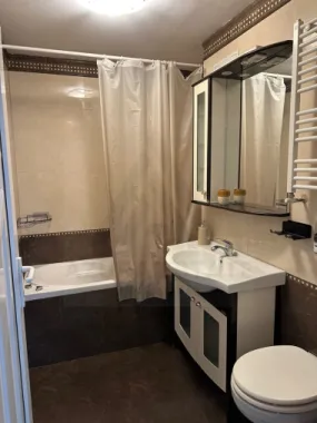 Apartament 2 camere 56 mp utili etaj 3 pivnita zona Calea Dumbravii