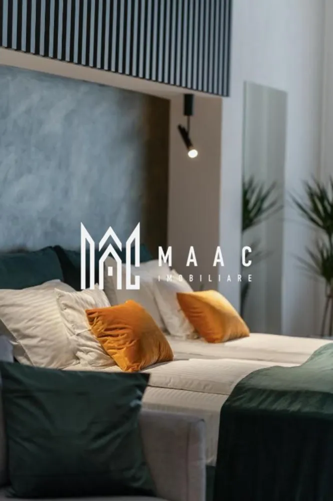 Apartament 1 Camera | 55MPU | Etaj 1 | Ultracentral - MAAC Imobiliare vă propune spre închiriere un apartament cu 1 cameră, situat în zona istorică a Sibiului, la doar 1 minut de mers pe jos față de pietonala Nicolae Bălcescu. Detalii proprietate: Suprafață utilă: 55 mp Etaj 1 din 2, într-un imobil istoric cu farmec aparte Compartimentare practică: bucătărie complet utilată, dormitor luminos, baie spațioasă. Apartamentul beneficiază de pivniță pentru depozitare Curte interioară comună, liniștită și bine întreținută Amenajări & Dotări: Complet renovat, design contemporan, finisaje premium Mobilier de calitate, centrală proprie, parchet, vopsea lavabilă cu argilă Internet Wi-Fi de mare viteză, TV Smart, iluminat ambiental Avantaje: Locație ULTRACENTRALĂ, dar ferită de zgomotul traficului Se vinde complet mobilat & utilat Parcare în apropiere Te așteptăm să descoperi un spațiu elegant, chiar în inima orașului, cu toate beneficiile unei locuințe moderne și confortabile. Pentru mai multe detalii sau pentru a programa o vizionare, vă rugăm să ne contactați specificând ID: CP2505344 }}