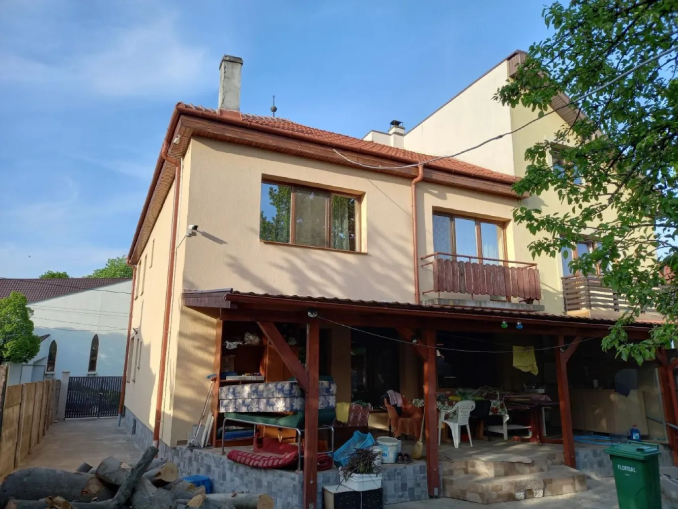 BRASADAS vinde casa in zona TITULESCU cu 5 camere si teren 350mp - Agenția imobiliara BRASADAS vinde casa individuala cu 5 camere și teren 3.5 ari în zona TITULESCU.