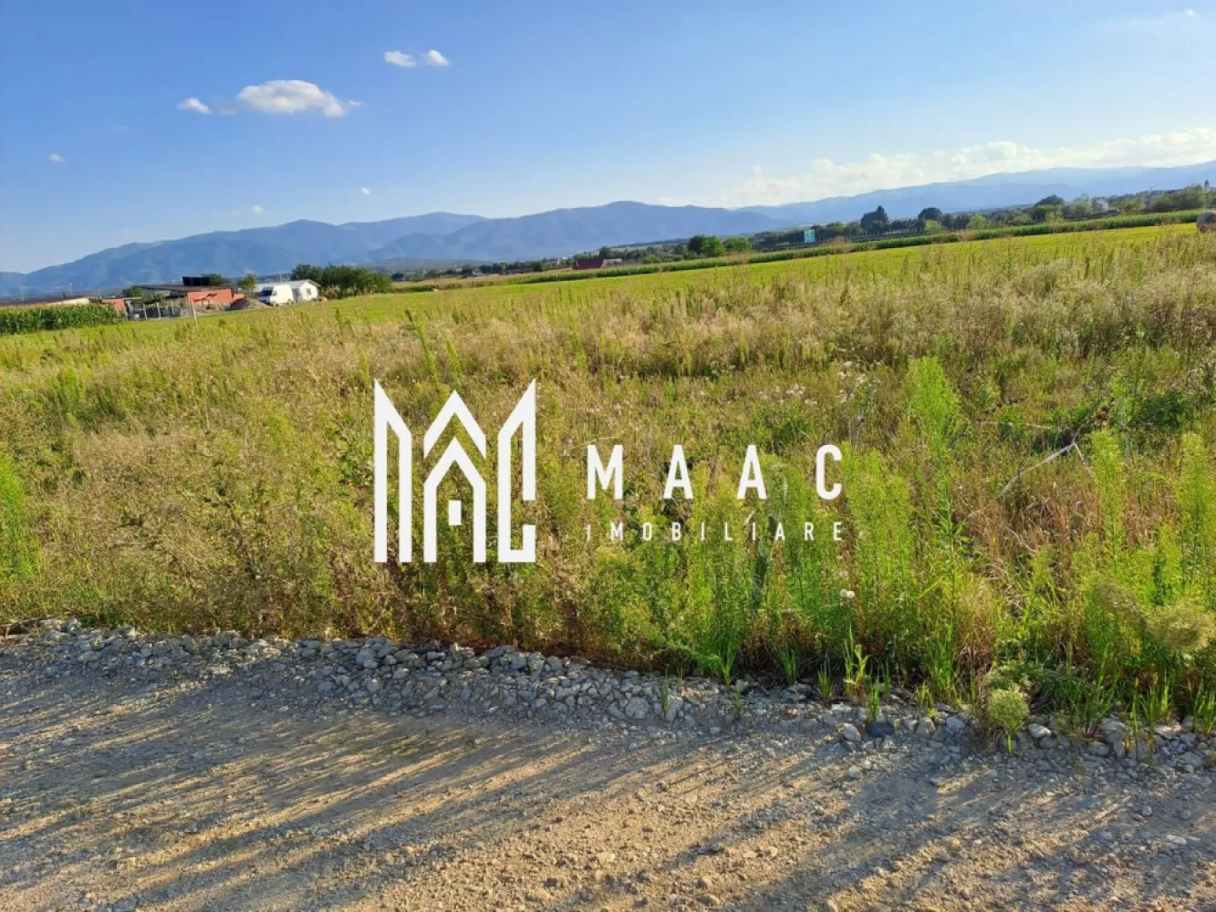 Teren extravilan 500 mp I Șelimbăr I Zonă în dezvoltare I Acces privat - MAAC Imobiliare propune spre vânzare teren extravilan – 500 mp + cotă parte drum – Șelimbăr Situat într-o zonă cu potențial de dezvoltare, acest teren extravilan este ideal pentru construcția unei anexe agricole sau amenajarea unei grădini personale. Suprafață totală: 500 mp + cotă parte din drumul de acces Front stradal: 21 m Localizare: Șelimbăr, la doar 200 m de drumul principal Acces: pe drum privat, zonă liniștită și ușor accesibilă Destinație: anexă agricolă, grădină personală, investiție Plan parcelar: în curs de realizare de către Primăria Șelimbăr Utilități: la aproximativ 200 m distanță Vecinătăți: peste 50 de parcele, unele deja construite Timp de acces: 3 minute de Primăria Șelimbăr 7 minute de Mall (Shopping City Sibiu) O alegere excelentă pentru cei care caută liniște, spațiu și potențial pe termen lung. Pentru mai multe informatii specificati ca ati vazut anuntul cu ID: CP2503949 }}