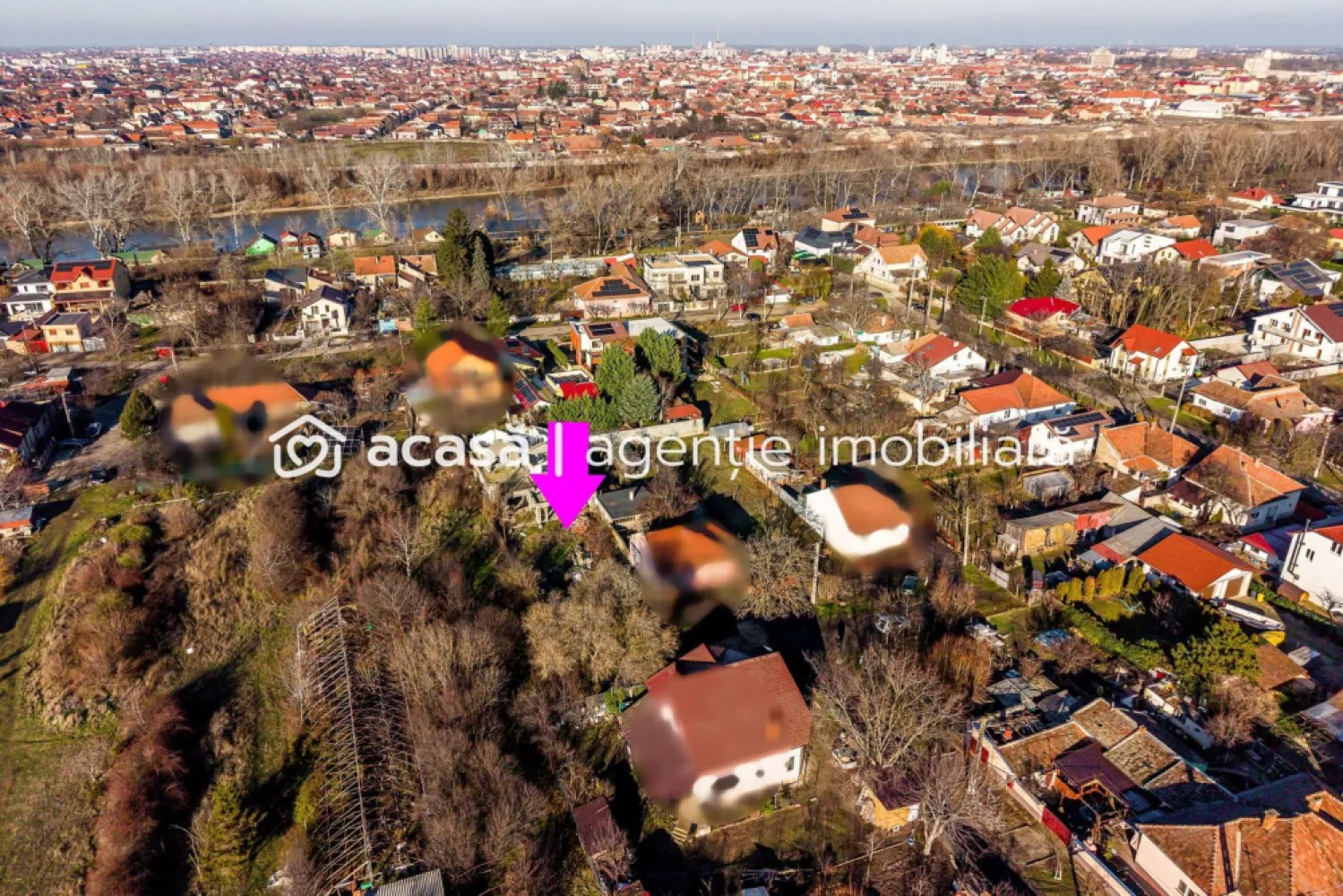 Teren 620 mp în Aradul Nou – lângă Tabacovici Residence | 105.000 € - Îți propun spre vânzare un teren de 620 mp, situat într-o zonă rezidențială liniștită din Aradul Nou, chiar lângă Tabacovici Residence – un cartier ales de oameni care își doresc confort, siguranță și intimitate.

Poziționare specială:
Terenul este amplasat pe o stradă înfundată, care deservește exclusiv această proprietate.
Fără trafic. Fără zgomot. Doar liniște.
Un loc unde te poți imagina trăind:
dimineți liniștite, o curte exact așa cum o visezi, o casă construită după regulile tale, într-o zonă unde vecinătățile sunt atent alese.

 Avantaje importante:
✔ suprafață ideală – 620 mp
✔ toate utilitățile disponibile
✔ zonă exclusivistă, cu potențial foarte bun de valorizare
✔ perfect pentru familie sau cuplu

Preț: 105.000 € | Comision 0% pentru cumpărător

Acesta nu este doar un teren.
Este locul unde poate începe povestea casei tale.

📞 Pentru detalii și vizionare:
Sebastian Nica – 0722 252 639

Nu dispui de toată suma? Te ajutăm noi gratuit! Îți obținem oferte de la 16 bănci.

Ai o proprietate de vânzare în Arad și vrei să știi cât valorează cu adevărat?
Sună-mă pentru o evaluare gratuită, fără obligații.

Birou: ACASĂ | Agenție imobiliară Arad
Bulevardul Decebal 2, Arad 310133