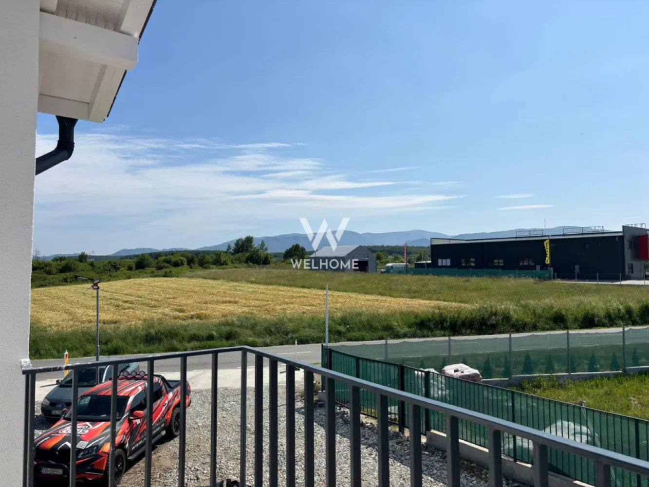 Viața la casă, liniște și munți la orizont – Duplexuri noi în Mohu