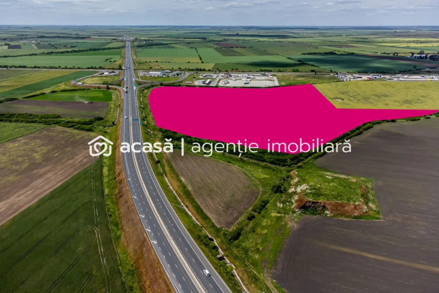 Investiție strategică: Teren cu PUZ pentru un parc logistic - Suntem încântați să vă oferim oportunitatea de a achiziționa un teren excepțional, situat strategic pentru dezvoltarea unui parc logistic sau industrial, situat în Pecica, la coborârea de pe Autostrada A1.

Caracteristici principale:
Suprafață: 13 ha
PUZ inclus: Prețul include obținerea PUZ-ului conform specificațiilor și nevoilor clientului, garantând astfel o dezvoltare sigură, rapidă și eficientă.
Localizare strategică: Terenul este vizibil de pe Autostrada A1, înainte de coborârea către Pecica, oferind astfel o vizibilitate excelentă și acces facil.

Proximitate față de puncte cheie:
- 30 km de Vama Nădlac
- 14 km de Vama Turnu
- aproape de Arad, oraș de graniță cu Europa de Vest

Vecinătăți și facilități:
DUVENBECK
SMART DIESEL
Platforme de parcare TIR
4 stații de alimentare cu combustibil
Firme de logistică și comerț
Service-uri auto

Această poziționare strategică și infrastructura existentă fac din acest teren o investiție ideală pentru dezvoltarea unui parc logistic modern și eficient, facilitând astfel operațiuni comerciale și de transport de mare anvergură.

Contact:
0721356746 Florin Moș // Consultant imobiliar

Nu ratați șansa de a investi într-o locație cu potențial maxim de creștere și dezvoltare logistică!