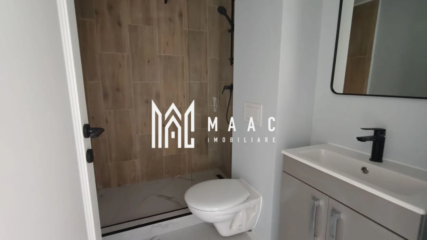 Apartament nou I 41 mpu I Lift I Finisaje Premium I Lazaret - 🏡MAAC Imobiliare vă prezintă Urban 64, un complex modern, situat strategic pentru acces rapid către centrul orașului, autostradă și toate punctele de interes public. ✨ Detalii ansamblu: ✅ Regim de înălțime P+4E+M – 56 de apartamente și garsoniere ✅ Lift Schindler – silențios și modern ✅ Arhitectură contemporană & finisaje premium 🏠 Finisaje incluse: ✔️ Interior complet finisat: • Ușă metalică de acces, izolată termic și fonic • Pereți finisați cu glet și lavabilă albă • Parchet, gresie și faianță de calitate • Obiecte sanitare moderne & rezervor îngropat • Tâmplărie PVC cu geam termopan • Prize, întrerupătoare & instalații pentru TV și internet • Încălzire proprie – centrală Immergas & calorifere ✔️ Spații comune: • Casa scării placată cu granit • Ușă securizată cu interfon • Plafoniere cu senzori de mișcare • Locuri de parcare publice disponibile 📏 Suprafață: 41 mp utili, compartimentare eficientă, living cu bucătărie open space, dormitor matrimonial și baie. 📩 Pentru mai multe detalii și vizionări, specificați ID-ul anunțului: CP2499551. }}