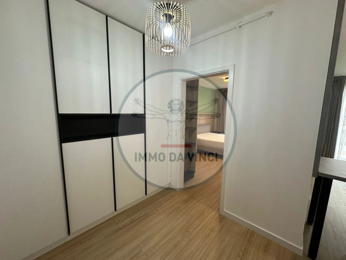 Apartament 2 camere LUX Zona Marasti Bloc NOU - ❌---DE INCHIRIAT---❌
⚠️---Zona Marasti BLOC NOU---⚠️
Apartament 2 camere , etaj intermediar
🛏️1 Dormitor | 🍲Living + Bucatarie | 🛀Baie | 🏝️1 Balcon
Apartamentul este complet mobilat si utilat modern, inclazire in pardosea, aer conditionat.
Locatie la 50m de statie de autobus, 10 minute pe jos de FSEGA, 15 min pe jos Iulius Mall.
Supermarket si cafenea la parterul blocului.
Disponibil imediat.
Contact : 0756 935 933
