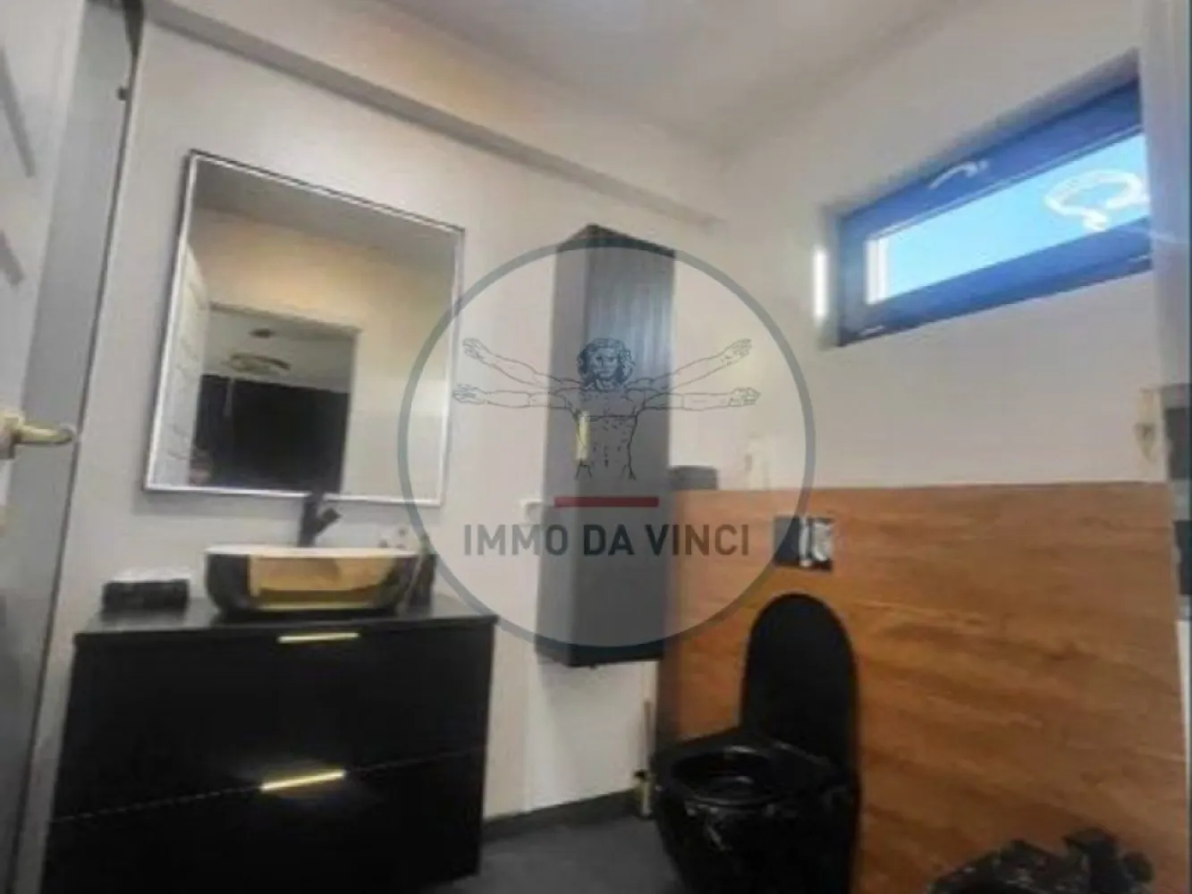 Casa cu PISCINA 248 mp utili + 580 mp teren si 2 garaje - Cart. Iris - DE VANZARE CASA INDIVIDUALA SUPERFINISATA MOBILATA SI UTILATA CU PISCINA SI TEREN 580 MP, 2 GARAJE
comision ZERO !!!

NIVEL 1

- 1 living generos cu bucatarie utilat complet si un loc de luat masa, DE 40 METRII PATRATI cu iesire pe o terasa de 25 mp si vedere spre curte
- 1 baie cu dus , o spalatorie cu dressing(SE POATE TRANSFORMA IN BIROU ARE 13 MP), loc de depozitare sub casa scarii ,
- 1 garaj mare (care se poate transforma daca se doreste intr-un master bedroom 30 metrii patrati sau birou ETC).

NIVEL 2

-UN LIVING generos mobilat si utilat (40 mp) cu iesire pe o terasa de 20 mp cu view superb ,
- 1 baie cu dus walk in cu GEAM,
hol LA INTRARE ,CASA SCARII
- 1 DORMITOR matrimonial MOBILAT
-1 GARAJ MARE (intra si duba) CU RAFTURI de depozitare ,poarta cu telecomanda ,curtea din fata este betonata si pus pavaj de calitate superioara,
poarta de acces de 5 metrii cu telecomanda,
- 2 locuri de parcare in curtea din fata,spatiu verde

NIVEL: 3

- DORMITOR MATRIMONIAL MARE complet mobilat si utilat (40 MP) cu o baie proprie mare cu dus walk in ,bideu,geam la baie - dressing mare (PENTRU NEVESTE :) ) cu iesire pe 1 bacon de 10 mp cu vedere superba spre oras,

- DORMITOR COMPLET MOBILAT SI UTILAT, BAIE CU VANA ,GEAM LA BAIE,HOL ,CASA SCARII

- CURTEA DIN SPATE ESTE AMENAJATA,betonata si pavata, garduri ,poarta de acces, gazon .

PRETUL ESTE DE 498.000 EUR NEG