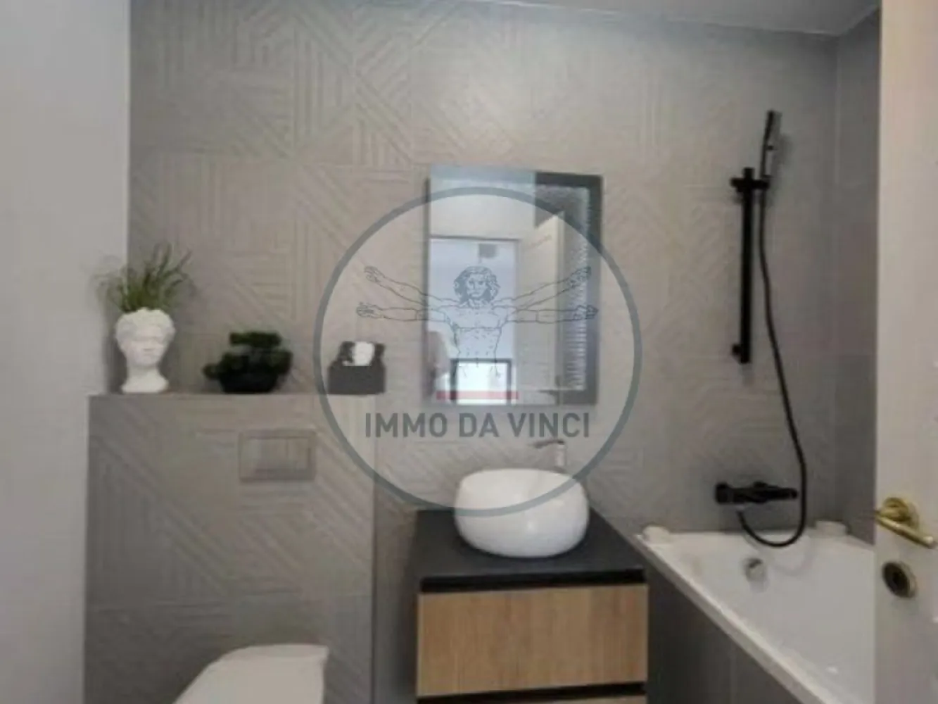 Casa cu PISCINA 248 mp utili + 580 mp teren si 2 garaje - Cart. Iris