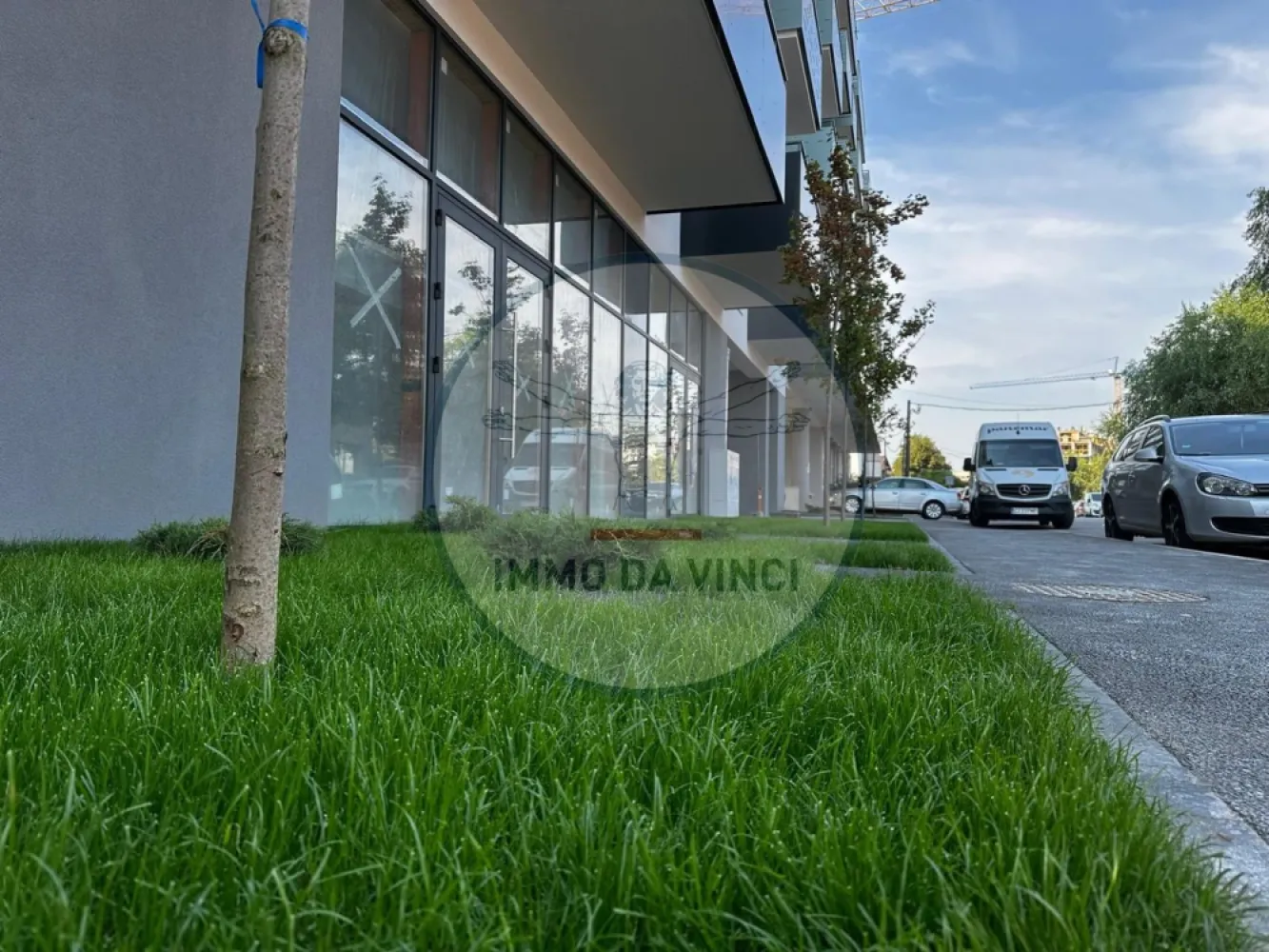 SPAȚIU COMERCIAL PREMIUM 2.400EUR– CARTIER BULGARIA, CLUJ-NAPOCA - 🏢 SPAȚIU COMERCIAL PREMIUM – CARTIER BULGARIA, CLUJ-NAPOCA
💰 Preț: 2.400 EUR/mp – negociabil
📏 Suprafață totală: 69 mp open-space, compartimentabil după nevoi
🌟 Vitrină largă la stradă – expunere excelentă pentru reclame și brand
🚪 Acces direct din stradă, poziție strategică cu trafic intens
🔧 Finisaje moderne, spațiul pregătit pentru amenajări personalizate
🚗 Parcare dedicată: 2 locuri disponibile contra cost – raritate în zonă
✅ Investiție sigură, ideal și ca sediu propriu

Ideal pentru:
🏥 Cabinete medicale, clinici private
💆‍♂️ Saloane de înfrumusețare, spa-uri
🏢 Birouri, agenții de servicii
🛒 Magazine, showroom-uri

📞 Contact rapid: 0749 367 179 / 0756 935 933

Nu rata ocazia! Programează o vizionare și descoperă avantajele unei poziționări comerciale premium!