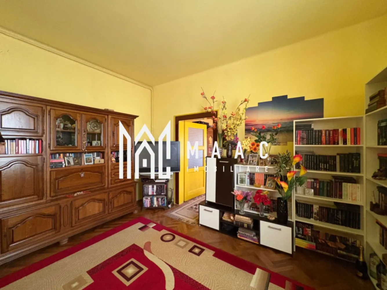 Apartament 2 camere I La casa I Parcare I Zona Piata Cibin - MAAC imobiliare va propune spre vanzare un apartament la casă de închiriat, situat în zona Piața Cibin, pe o stradă liniștită, ferită de aglomerație, ideal pentru cei care caută confort și intimitate aproape de centrul orașului.

Locuința are o suprafață de 57 mp și este compartimentată în 2 camere spațioase, bucătărie separată și baie cu geam pentru aerisire naturală. Apartamentul este mobilat și utilat decent, oferind tot ce este necesar pentru un trai confortabil.

Beneficiază de parcare în curte, un avantaj important în zonă, precum și de pivniță pentru depozitare suplimentară.

Ideal pentru un cuplu sau o persoană care își dorește liniște, dar și acces rapid către punctele de interes din oraș

Pentru mai multe detalii precizati ca ati vazut anuntul cu ID CP3068831