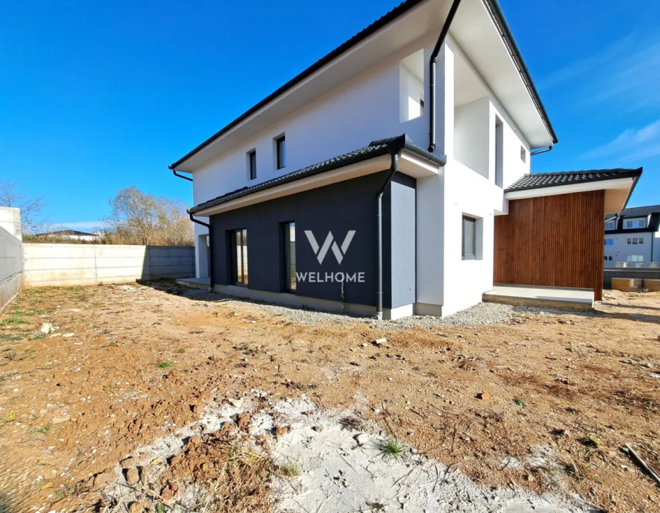 Casa Sibiu, Selimbar - 5 camere, 3 bai, garaj - - Casa moderna noua, Selimbar - zona case !! Acces rapid centru Sibiu, Mall, autostrada 
Casa intabulata, in curs de finisare interior - dublu garaj, curte cu gazon si alei pavate
Parterul destinat zonei de zi - este un spatiu amplu cu suprafete vitrate mari - hol, garderoba, living, dinning, bucatarie - acess la terasa acoperita, toaleta servici, baie, camera oaspeti/birou
Etajul are 3 dormitoare, 2 bai, dressing si debara, 2 balcoane. Dormitorul principal are baie, dressing si balcon 
Garaj dublu, camera tehnica + pod depozitare
Curte cu alei pavate si zona verde + terasa. Automatizari, calitate, confort - Resedinta minunata de familie 
Pret vanzare 590.000 euro
