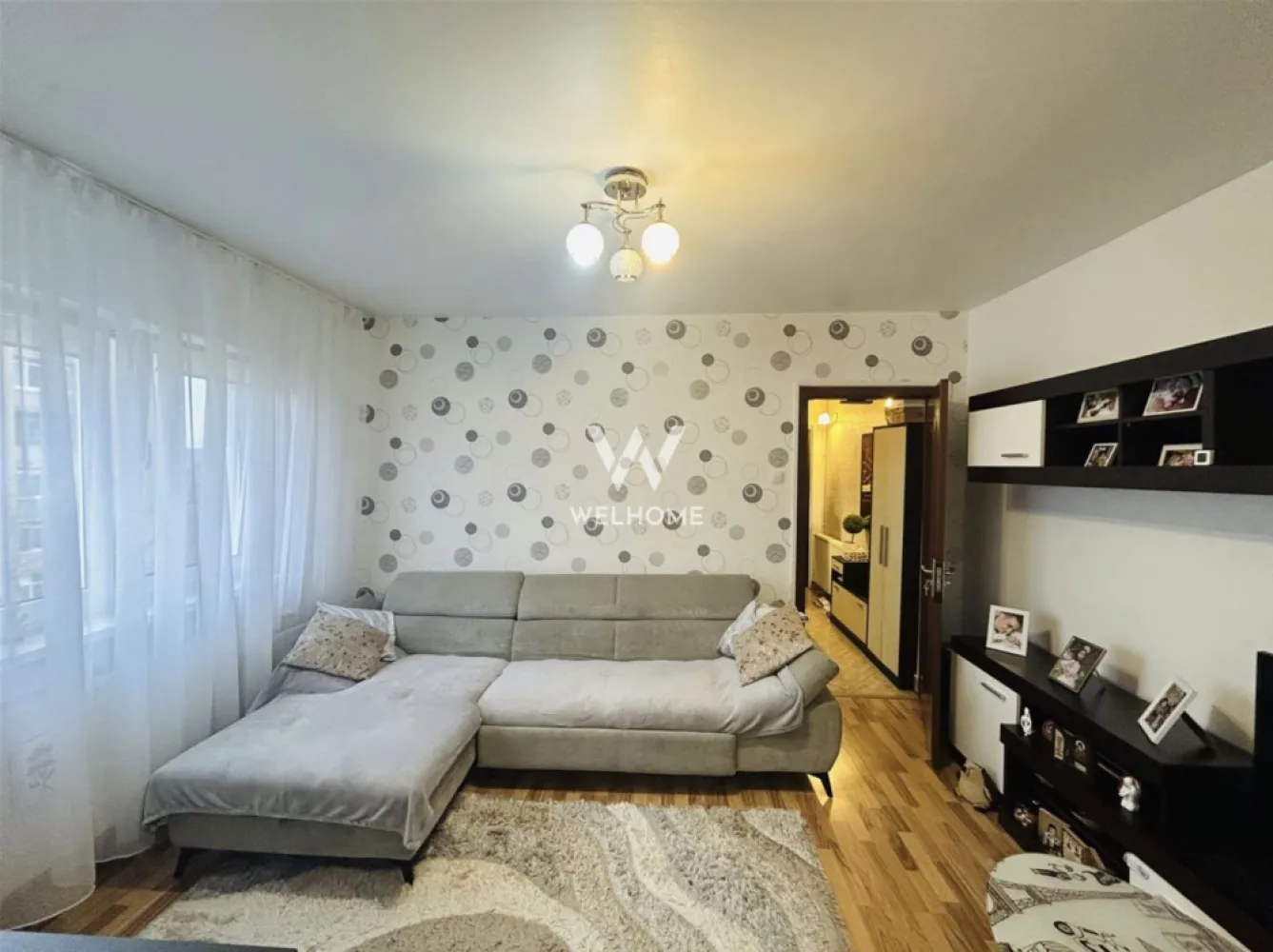Apartament la cheie, Vasile Aaron, boxa la subsol, liber de sarcini