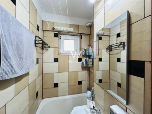 Apartament la cheie, Vasile Aaron, boxa la subsol, liber de sarcini
