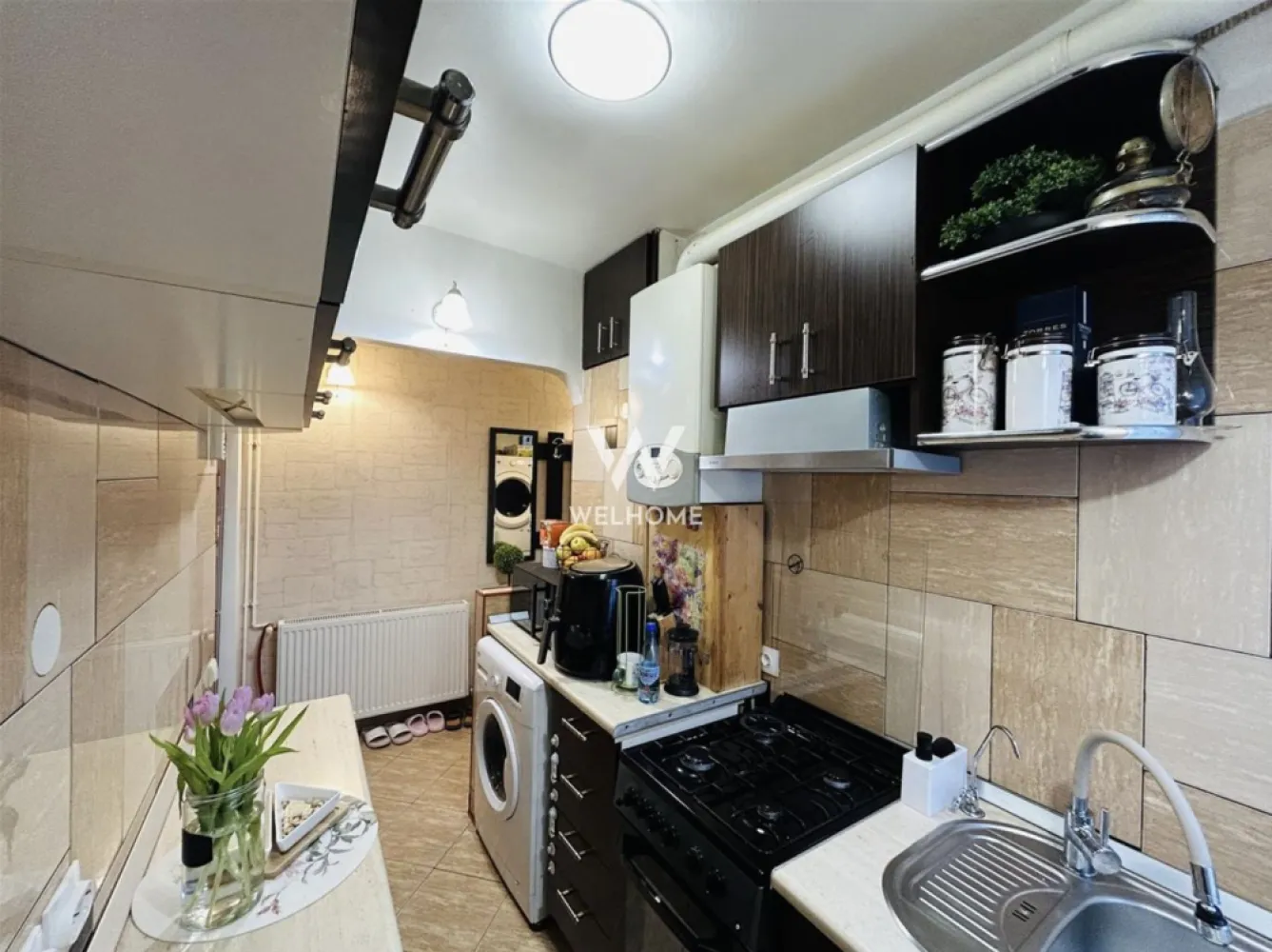 Apartament la cheie, Vasile Aaron, boxa la subsol, liber de sarcini