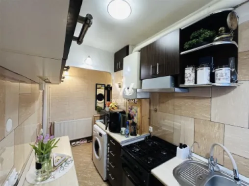 Apartament la cheie, Vasile Aaron, boxa la subsol, liber de sarcini