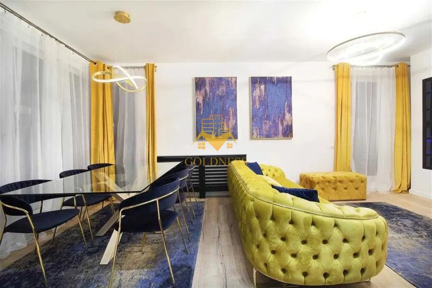2 camere, Premium, terasa 25 mp, garaj, Zona Centrala, Bosch, NTT Data - GOLDNESS Imobiliare vă propune spre închiriere un apartament cu 2 camere complet mobilat și utilat, la etajul 5 într-un imobil de 6 etaje, în Zona Centrala .
Dispune de loc de parcare subterana inclusa in pret!
Se află în apropierea stațiilor de transport în comun, magazine, restaurante, spații verzi, farmacii, etc. 

Apartamentul este compartimentat astfel:
 - dormitor cu pat matrimonial, dressing, noptiere
 - living cu bucatarie open space complet utilată și mobilată, canapea extensibilă, loc de servit masa 
 - baie cu cabina de dus, calorifer port prosop și dulap pentru depozitare.
 - terasa de 25 mp.

Imobilul este dotat cu toate cele necesare- centrală proprie, frigider, aragaz, hotă, mașină de spălat haine, etc. 

Dacă sunteți interesați de acest apartament și doriți să îl vizionați, dar și pentru alte oferte nu ezitați să ne contactați telefonic sau prin e-mail. Vă stăm la dispoziție!

Pentru intermediere se percepe un comision de 50% din prețul chiriei!